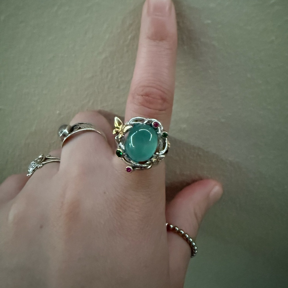 Elegant Silver and Green Gemstone Ring